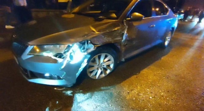  Palandöken'de iki otomobil çarpıştı: 1 yaralı